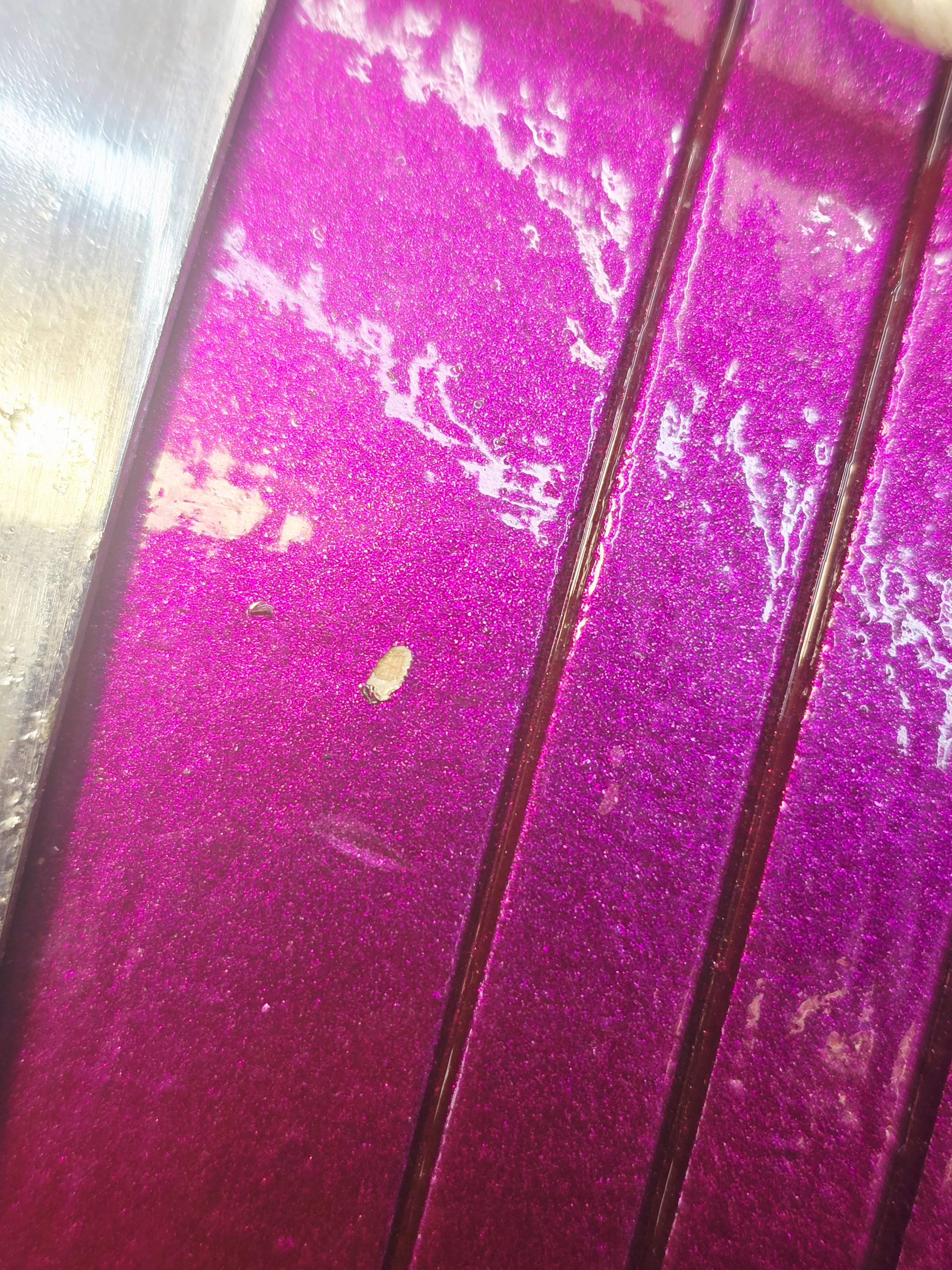 Amethyst Pulse – Lightweight West Indian Red Sheesham Dholak | 23″ Length | 11.2 lbs | Black Skins & Bright Responsive Tone *Very Minor Cosmetic Blemishes - Image 7