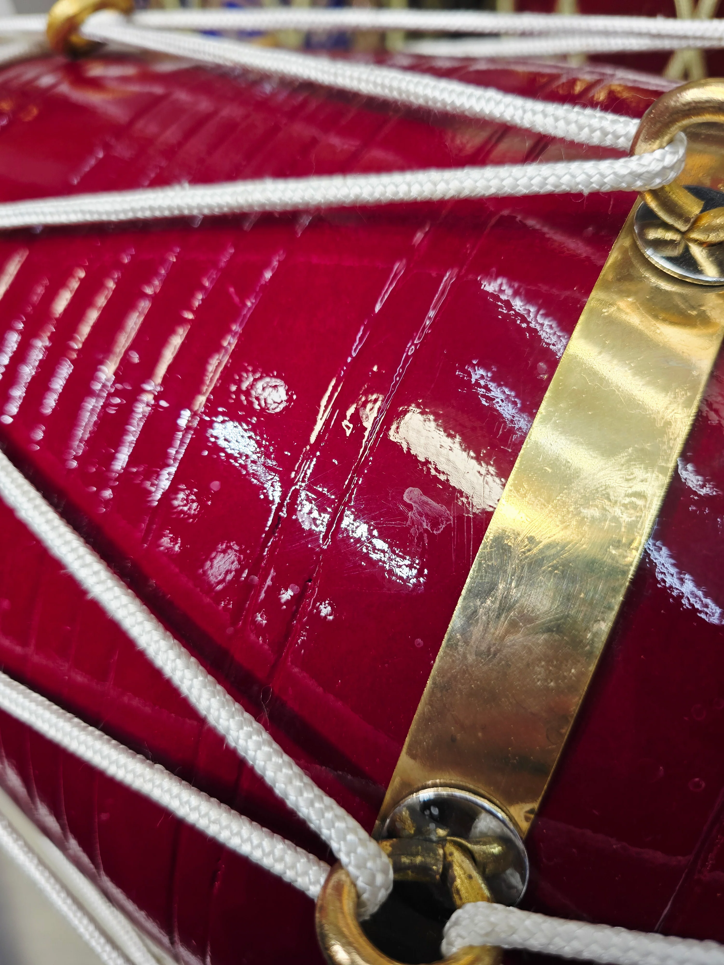 Crimson Relay – West Indian Dholak
23.25″ Length | 17.2 lbs Solid Red Sheesham | *Exceptional Tone *Minor Cosmetic Blemishes - Image 8