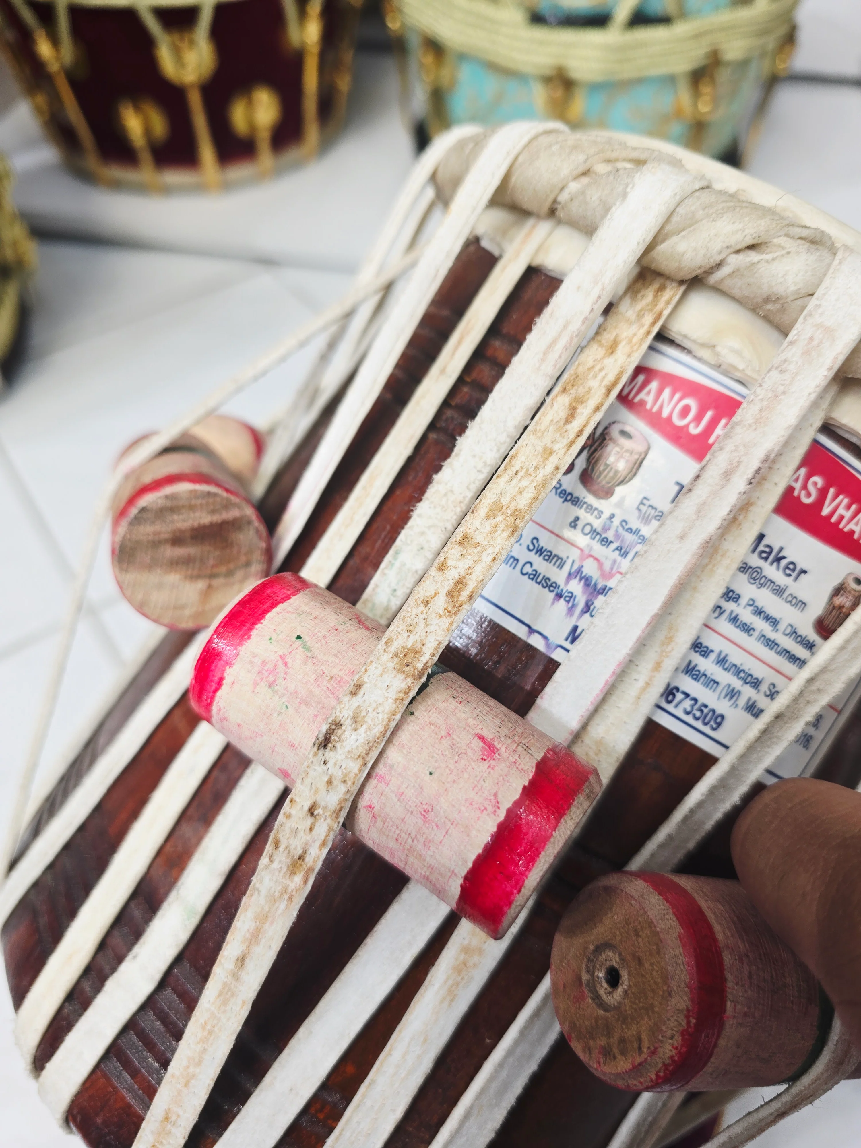 Crimson Veer | Manoj Vhatkar Dayan:
6" Red Sheesham | Tuned A#/B *Very Minor Cosmetic Blemishes - Image 8