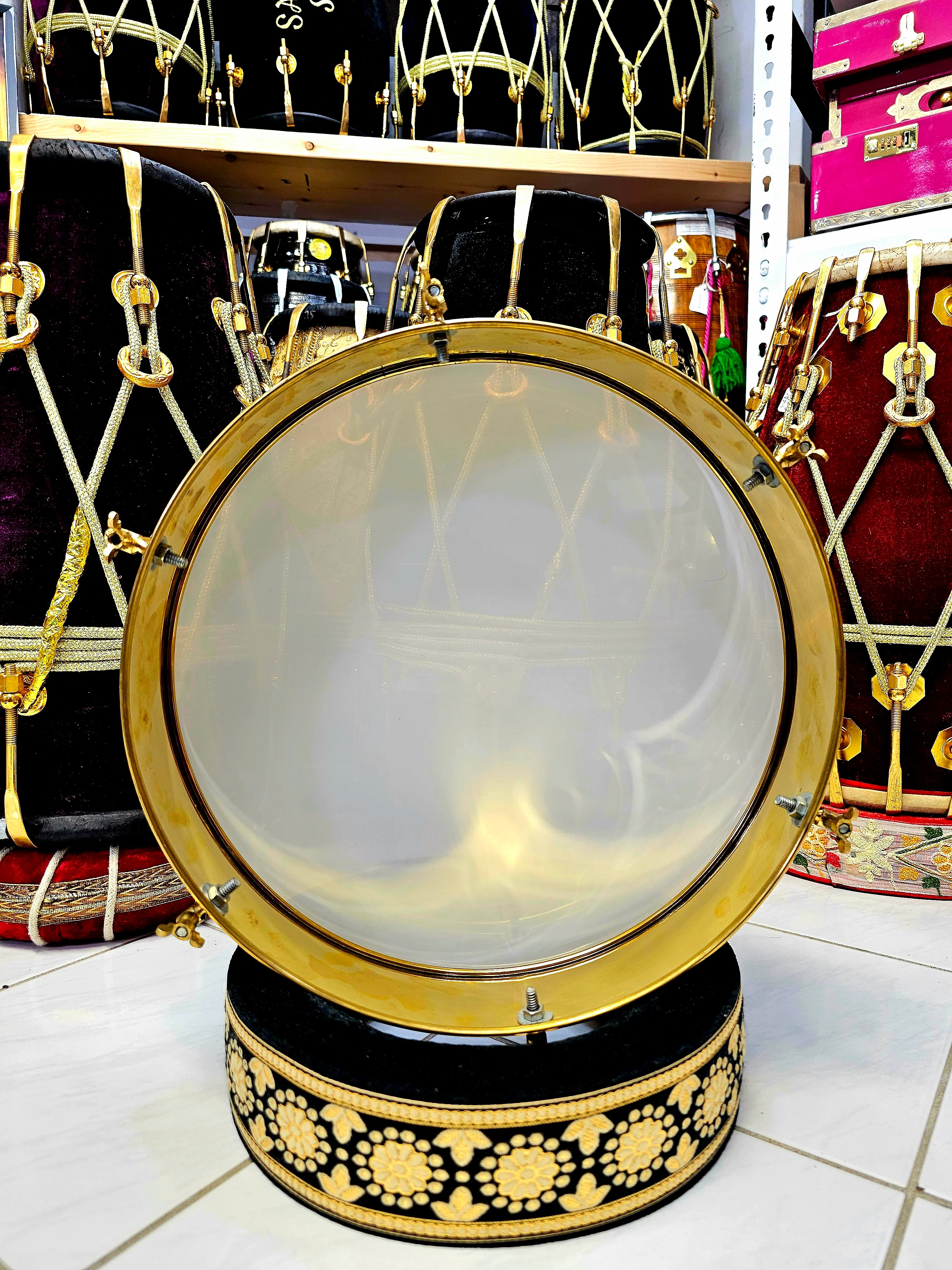 Golden Echo: 14" Tuneable Daffli - Resonance in Radiant Gold - Image 3