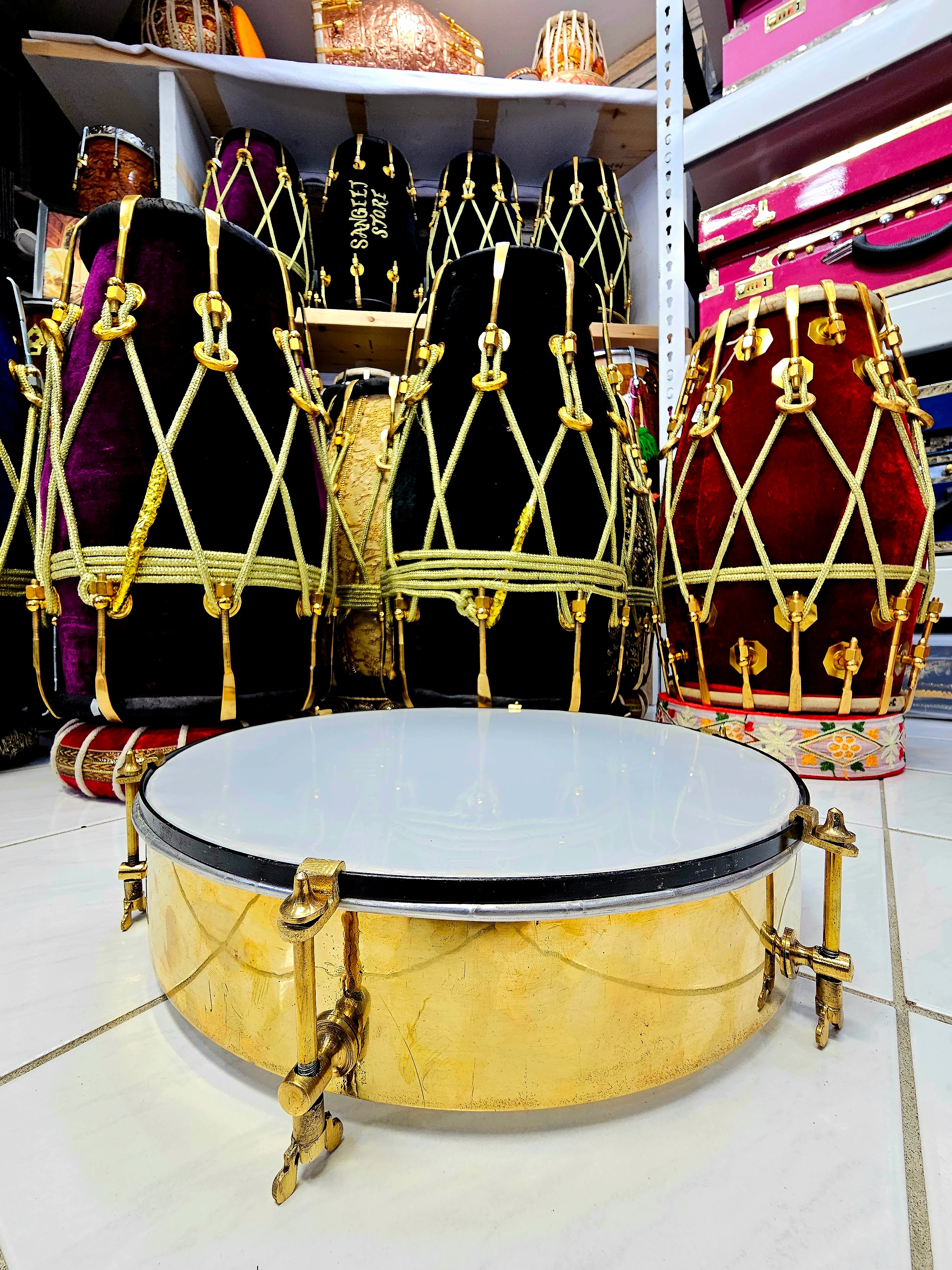 Golden Echo: 14" Tuneable Daffli - Resonance in Radiant Gold - Image 5