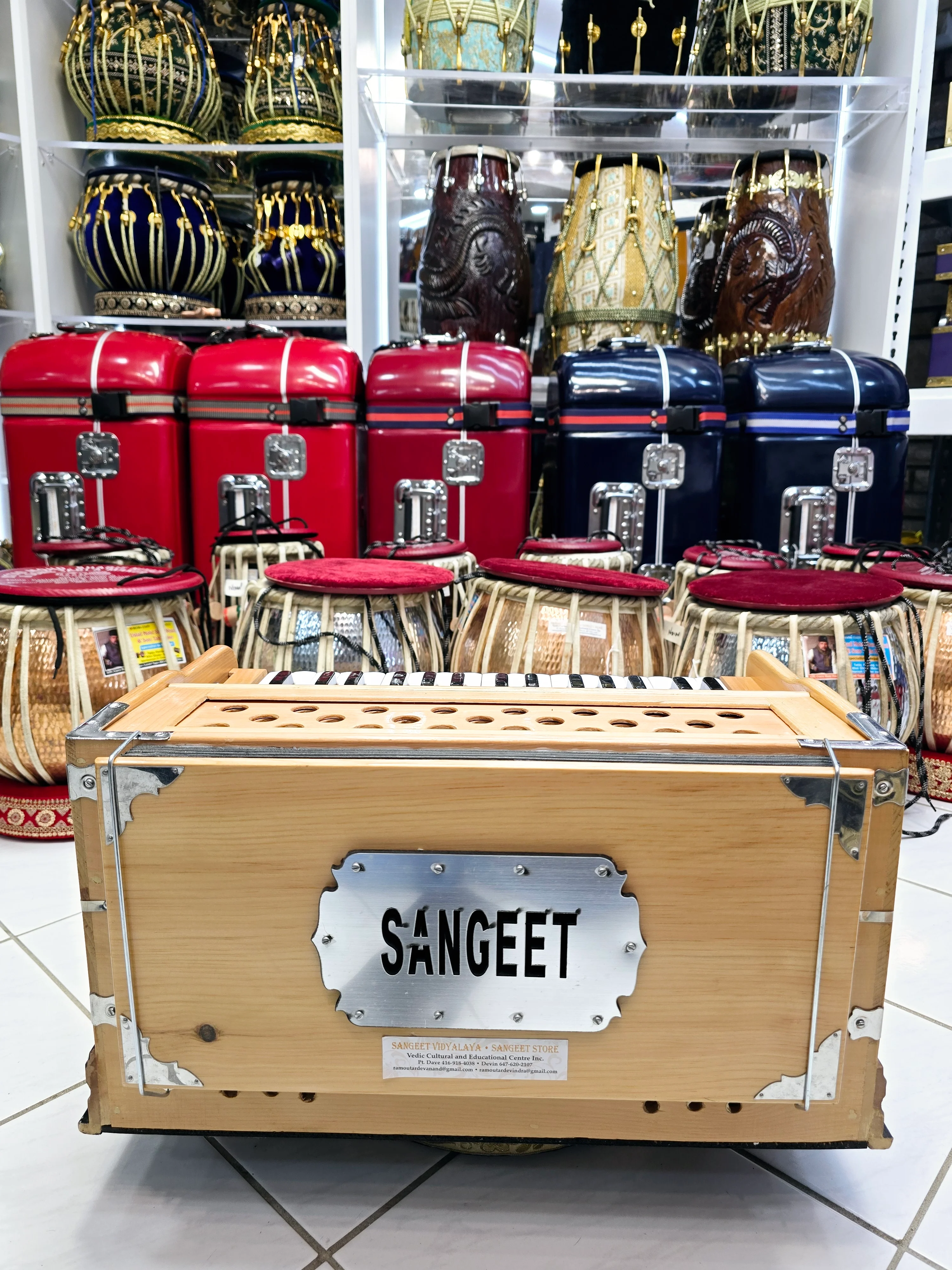 Harmony Echo: Compact Light Wood 32 Keys Semi-Pro Boxed Harmonium with Coupler (Without Stoppers) - Image 7