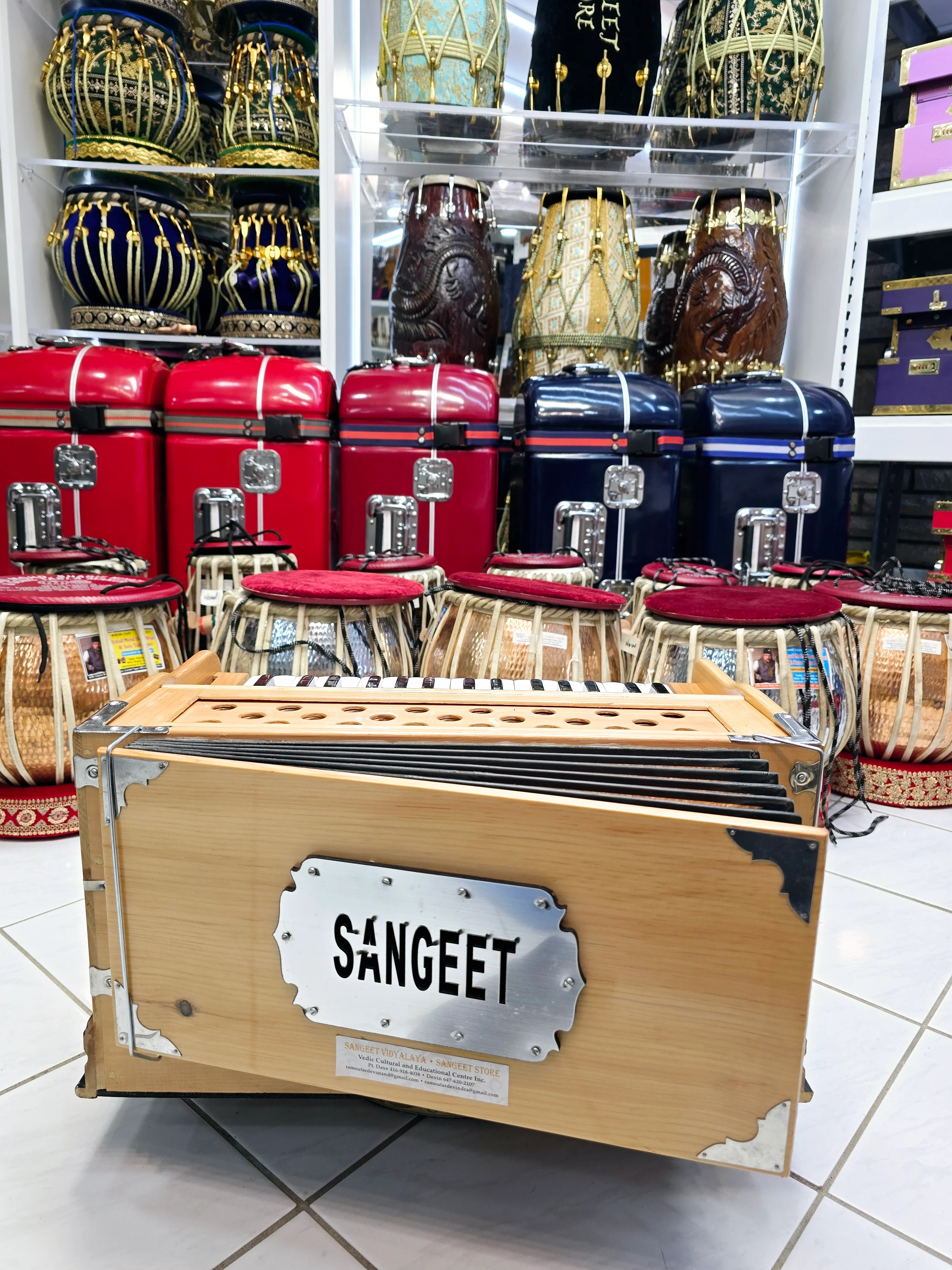 Harmony Echo: Compact Light Wood 32 Keys Semi-Pro Boxed Harmonium with Coupler (Without Stoppers) - Image 8