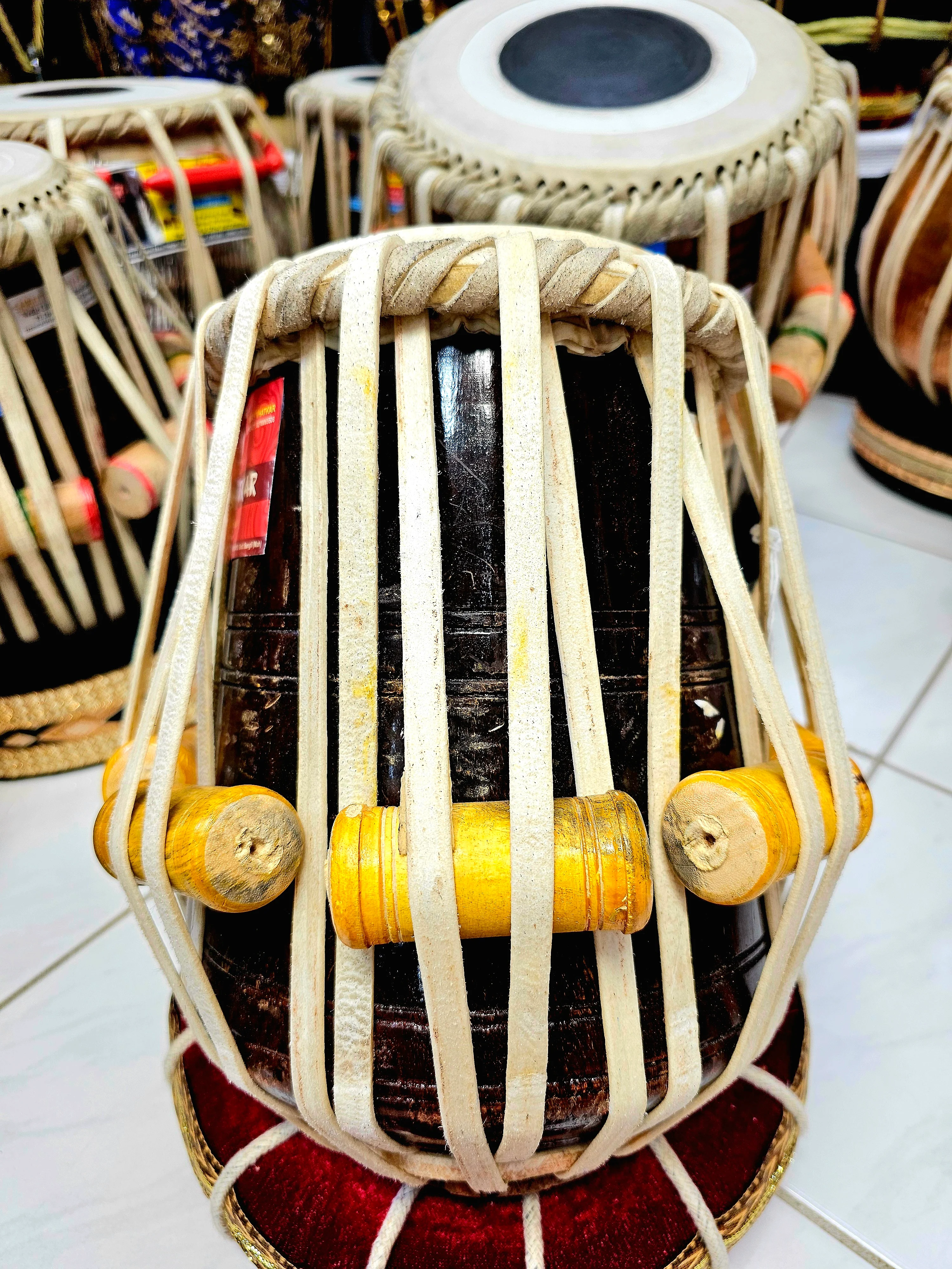 Midnight Harmony Dayan: 5.5" Black Sheesham Qasim Head A/A#/B Dayan *Minor Cosmetic Defects *Gently Used - Image 4