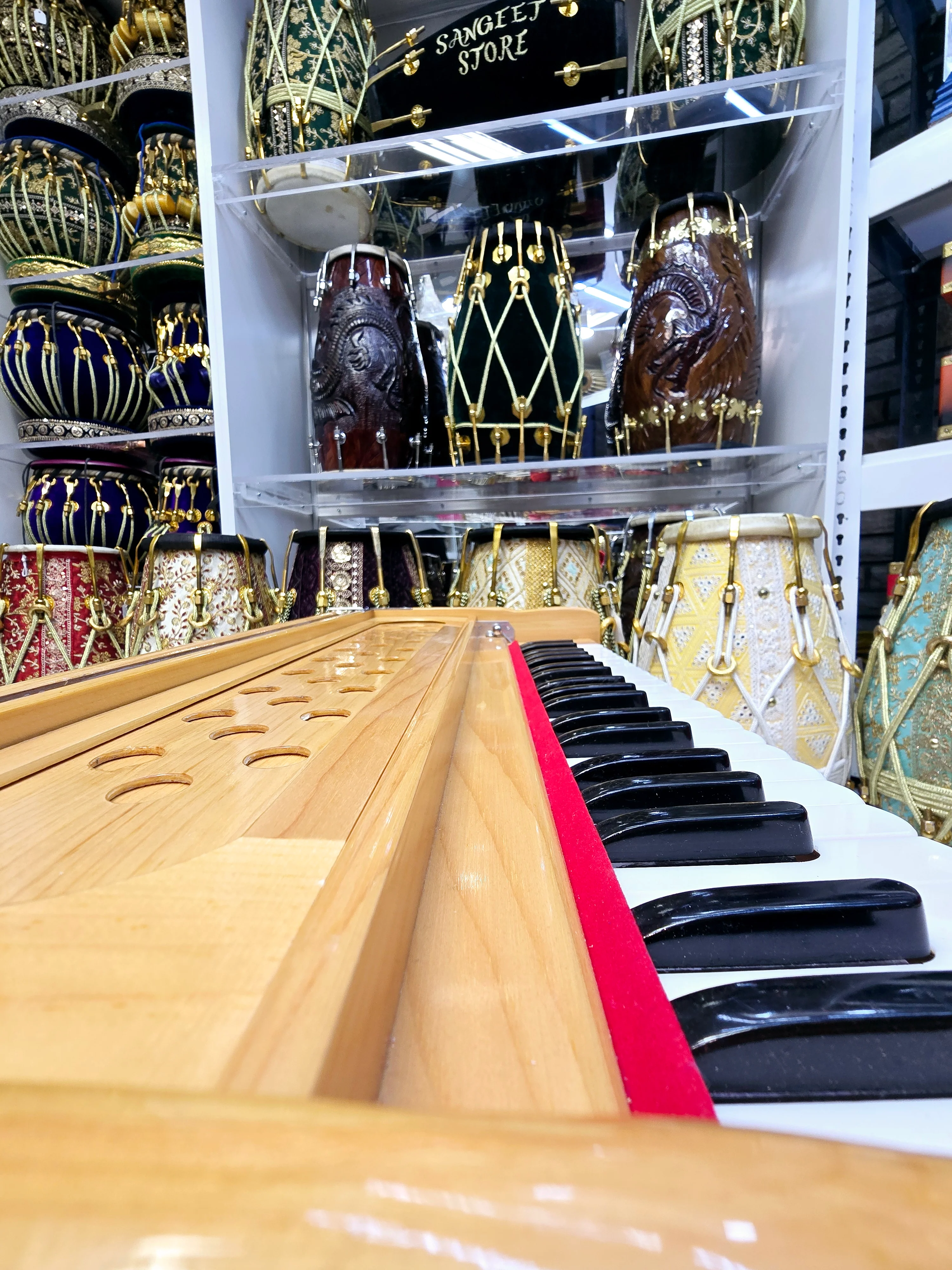 Natural Harmony: 2 Reed Pine Wood Traveller Harmonium with Minor Cosmetic Defects - Image 4