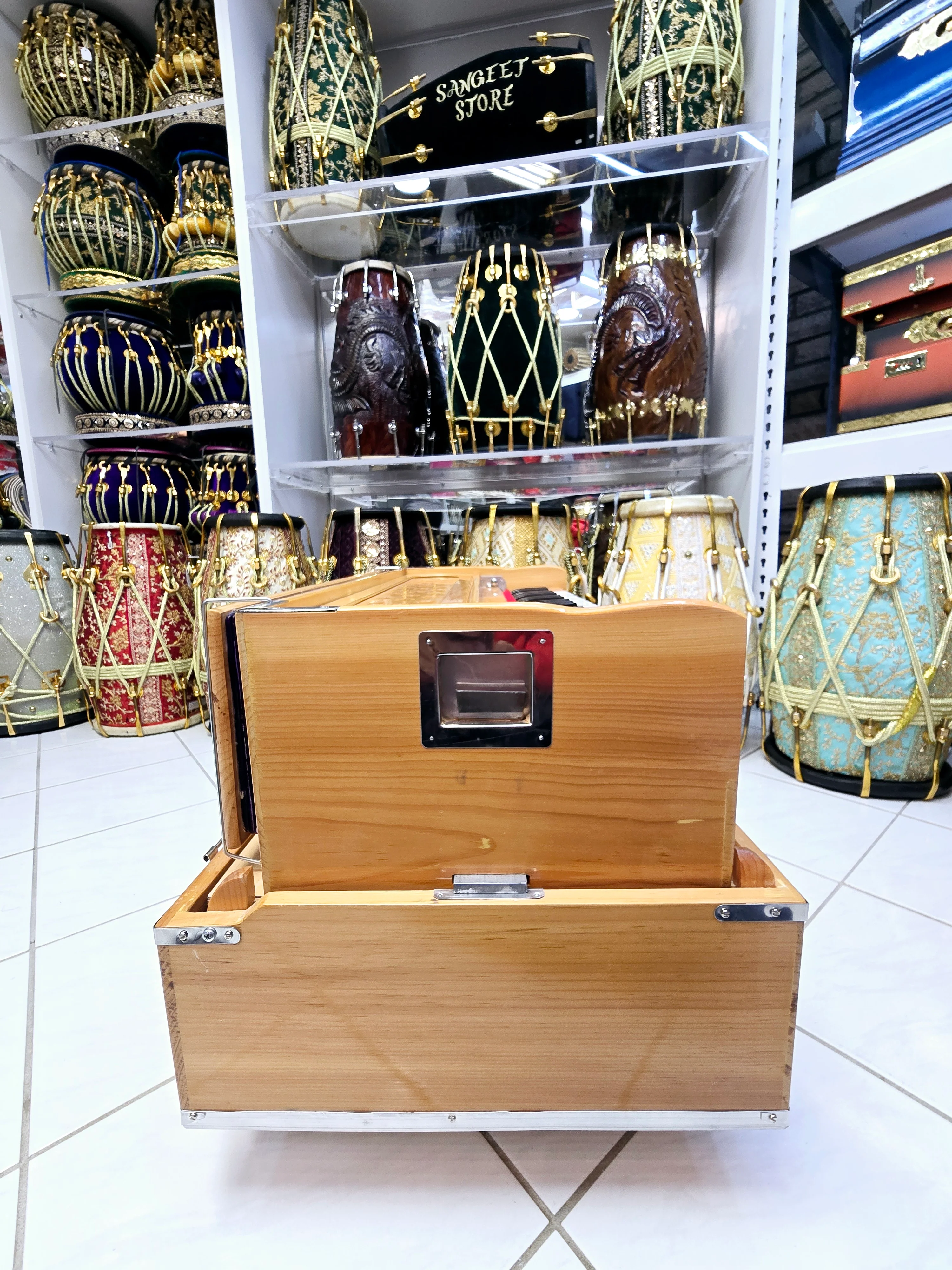 Natural Harmony: 2 Reed Pine Wood Traveller Harmonium with Minor Cosmetic Defects - Image 5