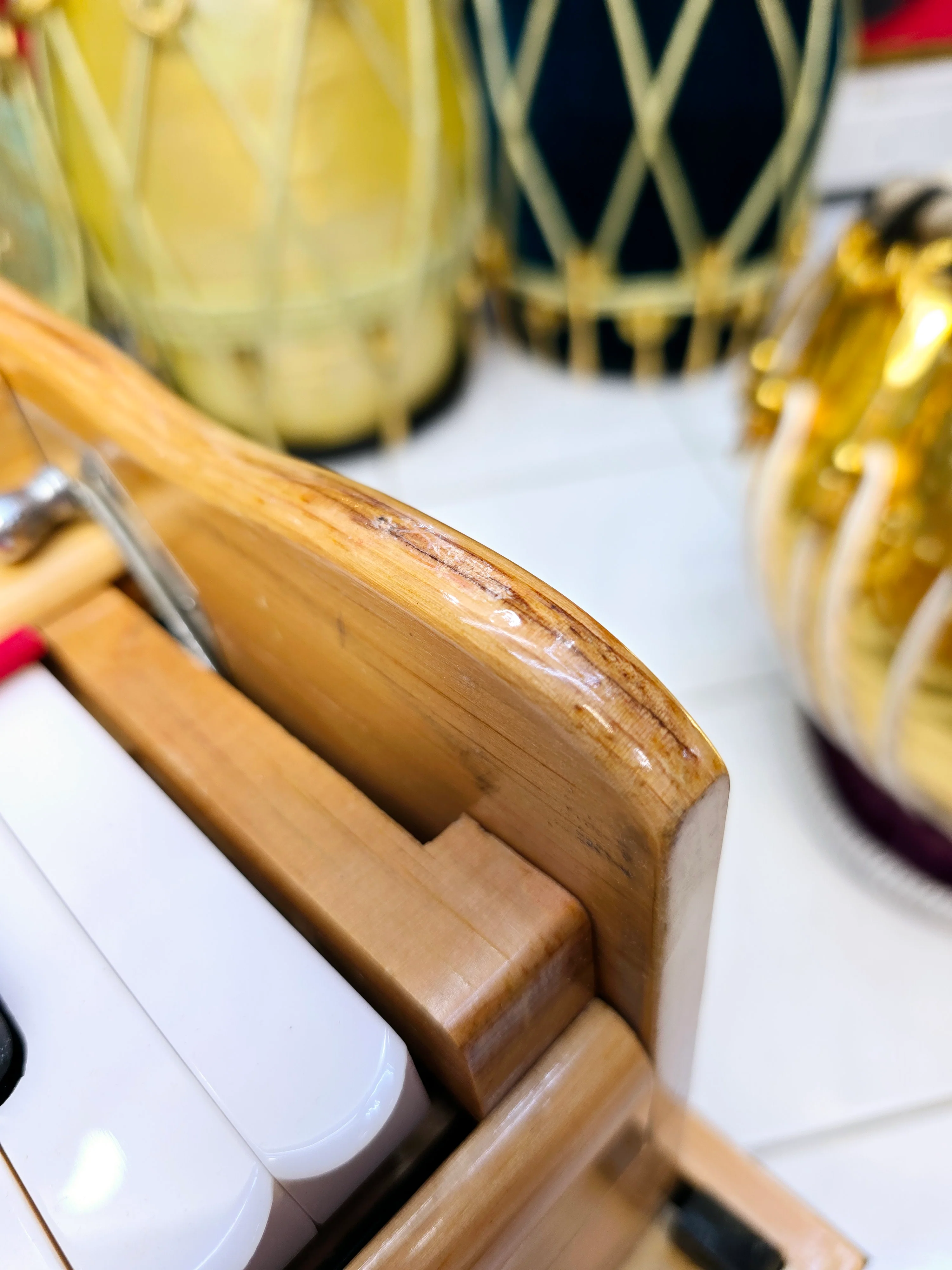 Oak Avanti 42-Key Traveller Harmonium – 2 Reeds, Coupler (Professional) - Image 13