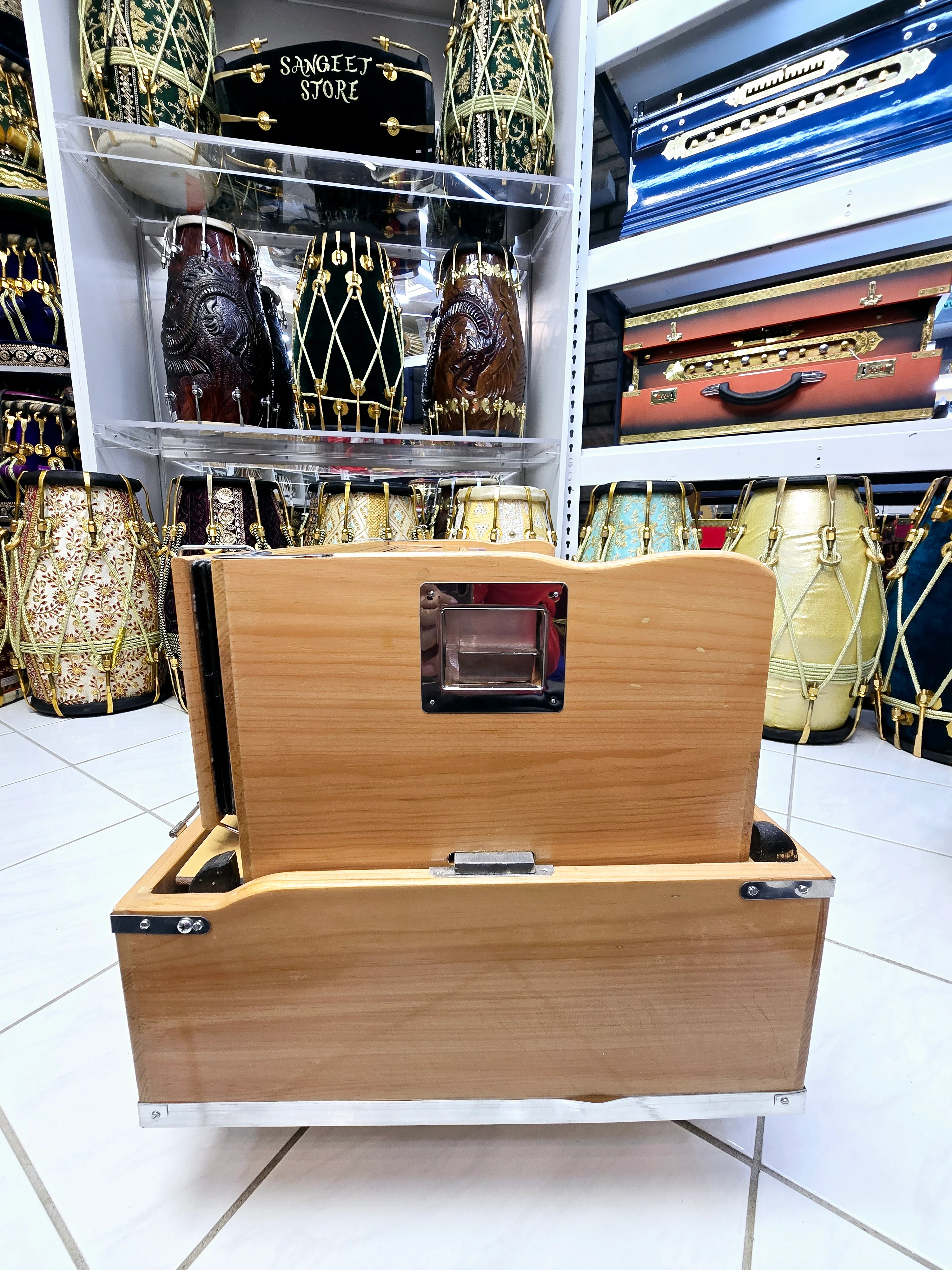 Oak Avanti 42-Key Traveller Harmonium – 2 Reeds, Coupler (Professional) - Image 5