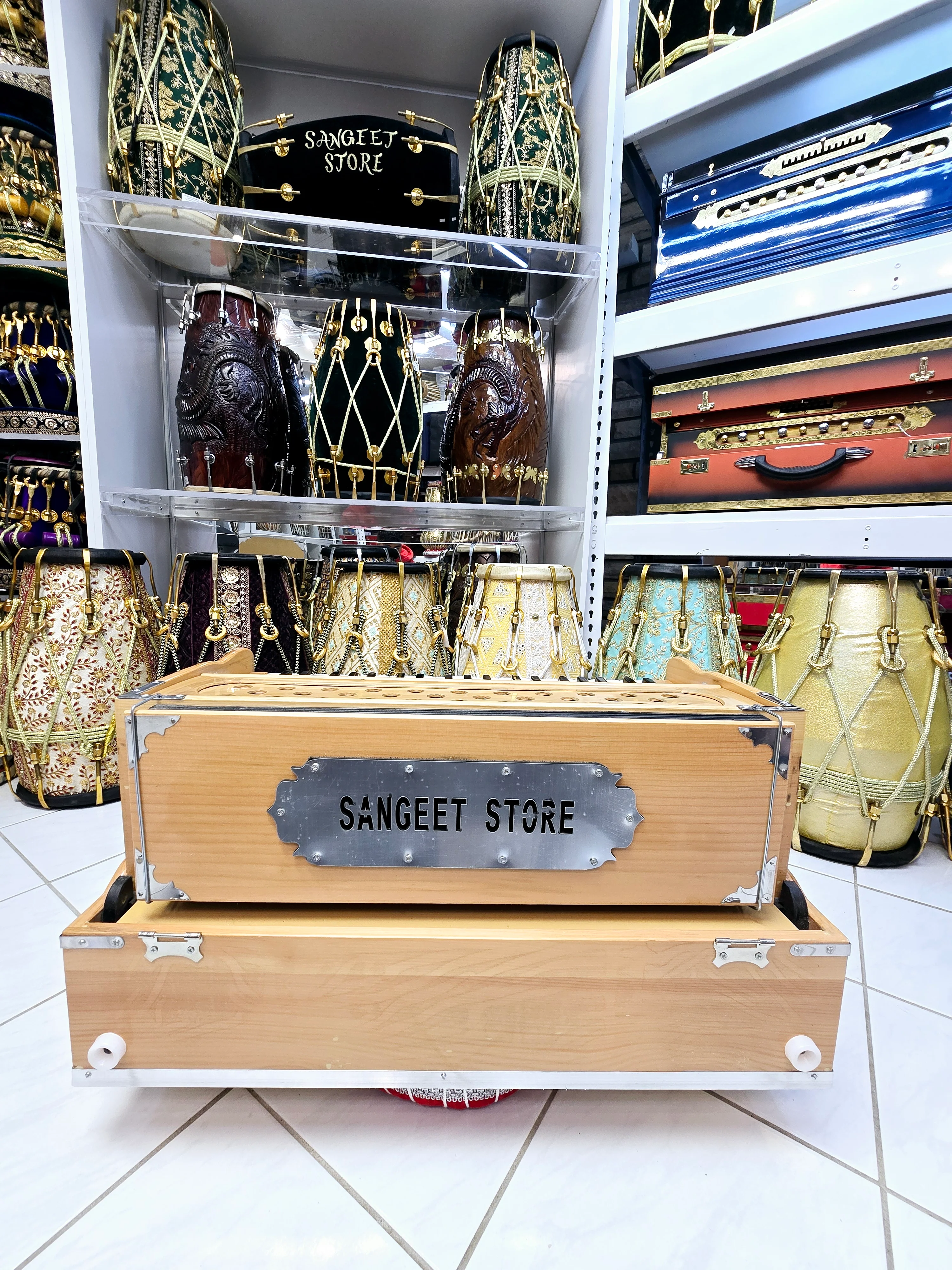 Oak Avanti 42-Key Traveller Harmonium – 2 Reeds, Coupler (Professional) - Image 6