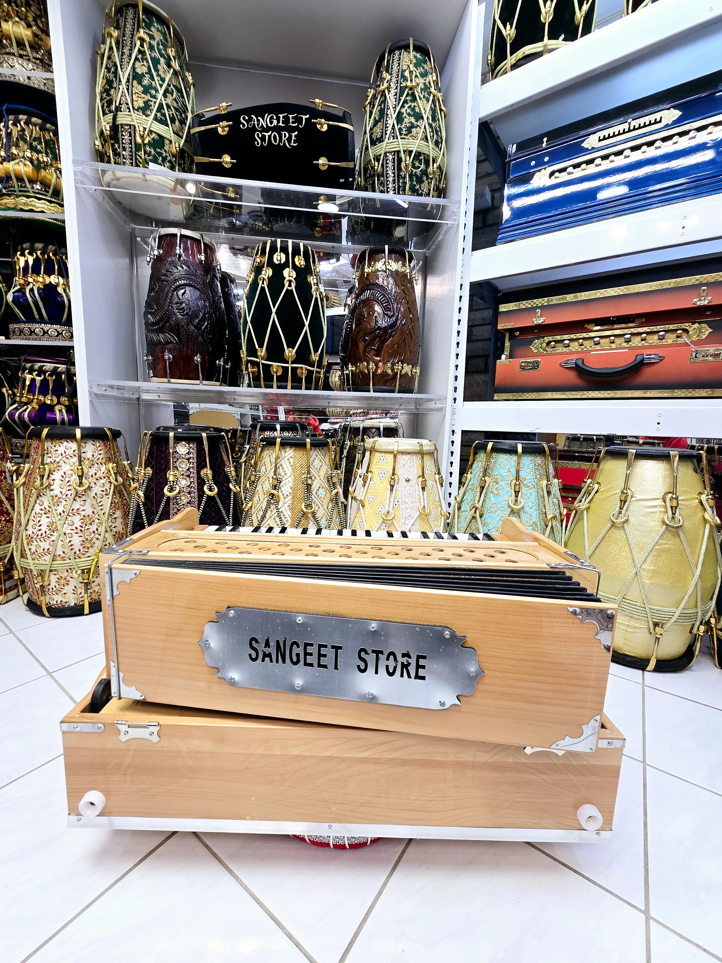 Oak Avanti 42-Key Traveller Harmonium – 2 Reeds, Coupler (Professional) - Image 7