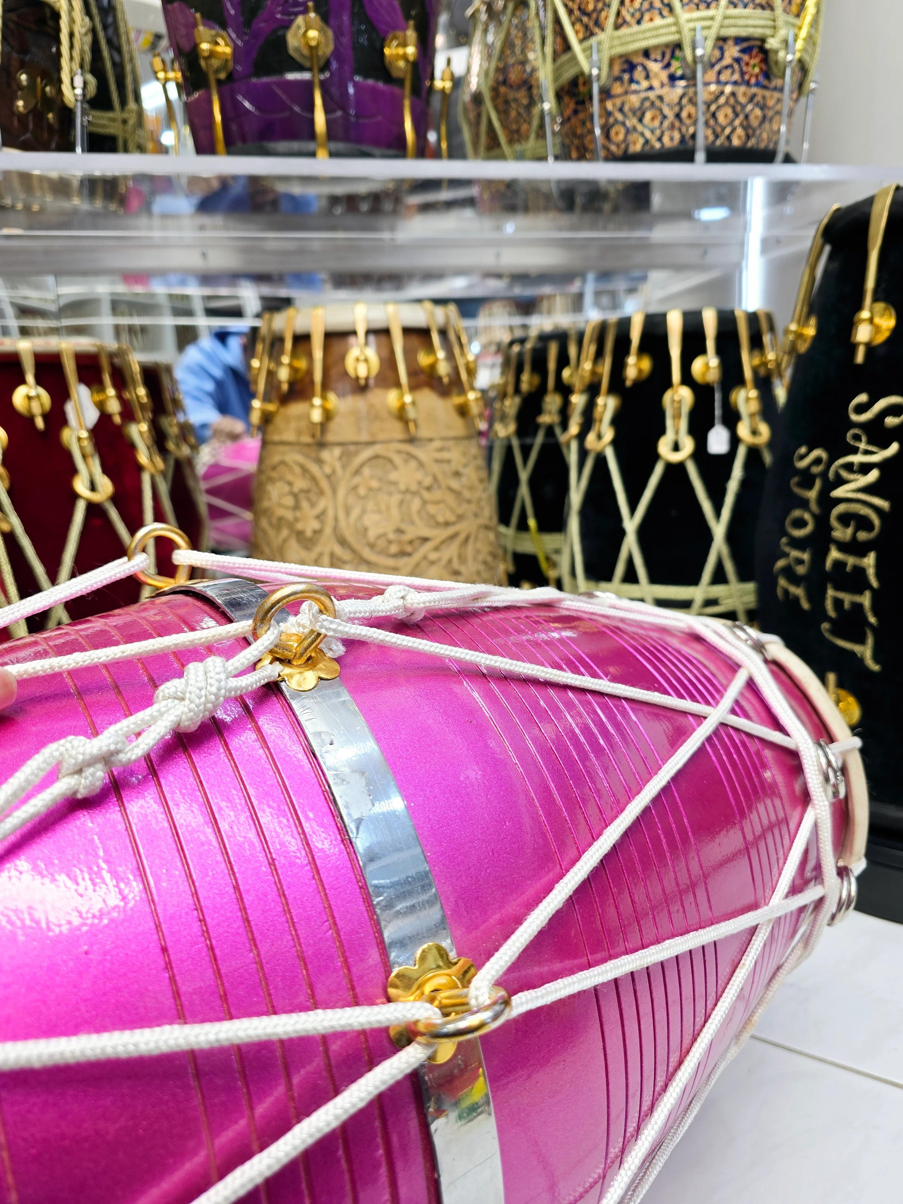 Radiant Rose West Indian Dholak – 20" Red Sheesham, Glossy Sparkling Magenta with White Ropes (Minor Defects) - Image 6