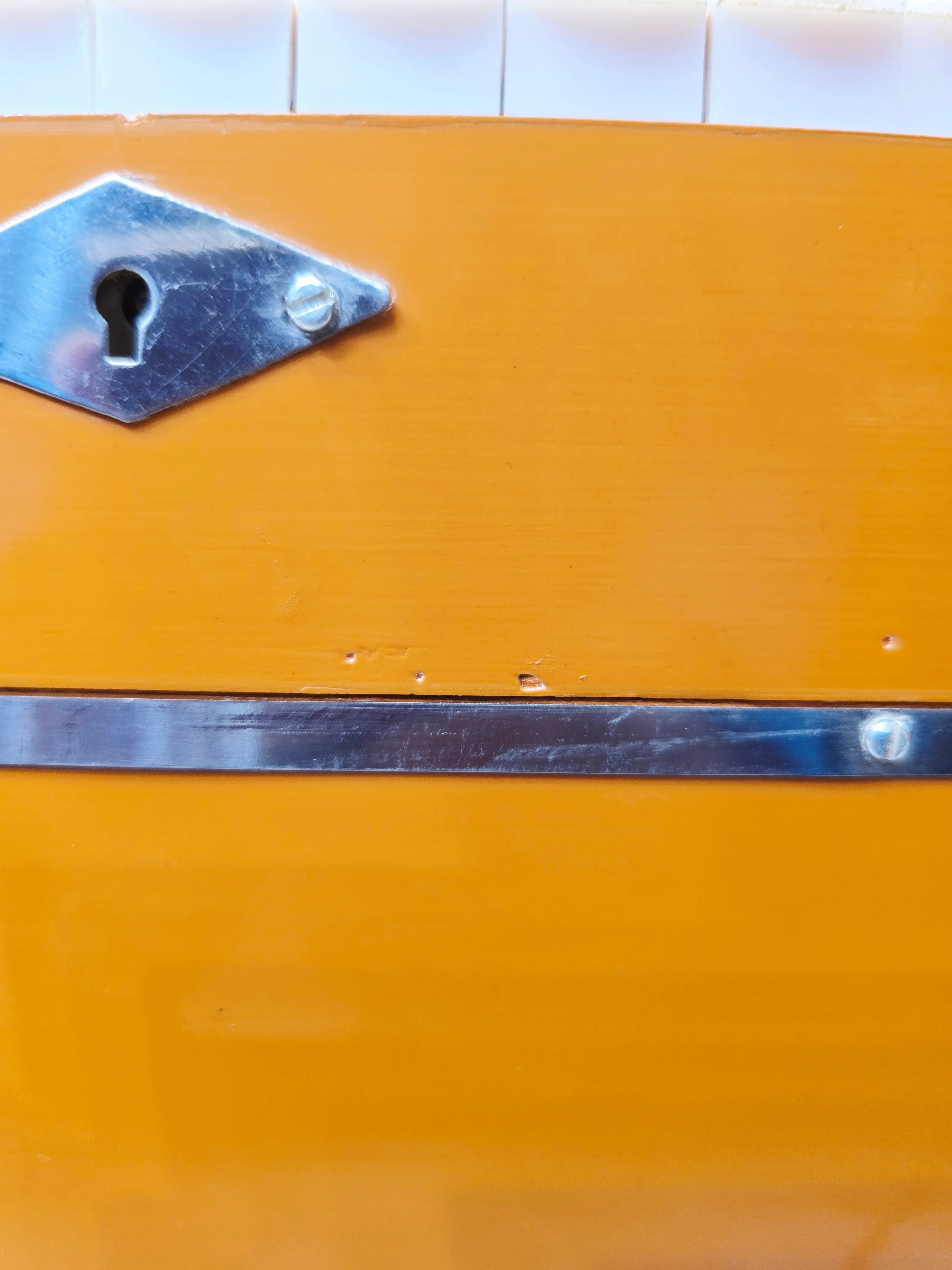 Saffron Symphony: Compact Orange 32 Key Semi-Pro Boxed Harmonium with Coupler (Without Stoppers) *Very Minor Cosmetic Blemishes - Image 13