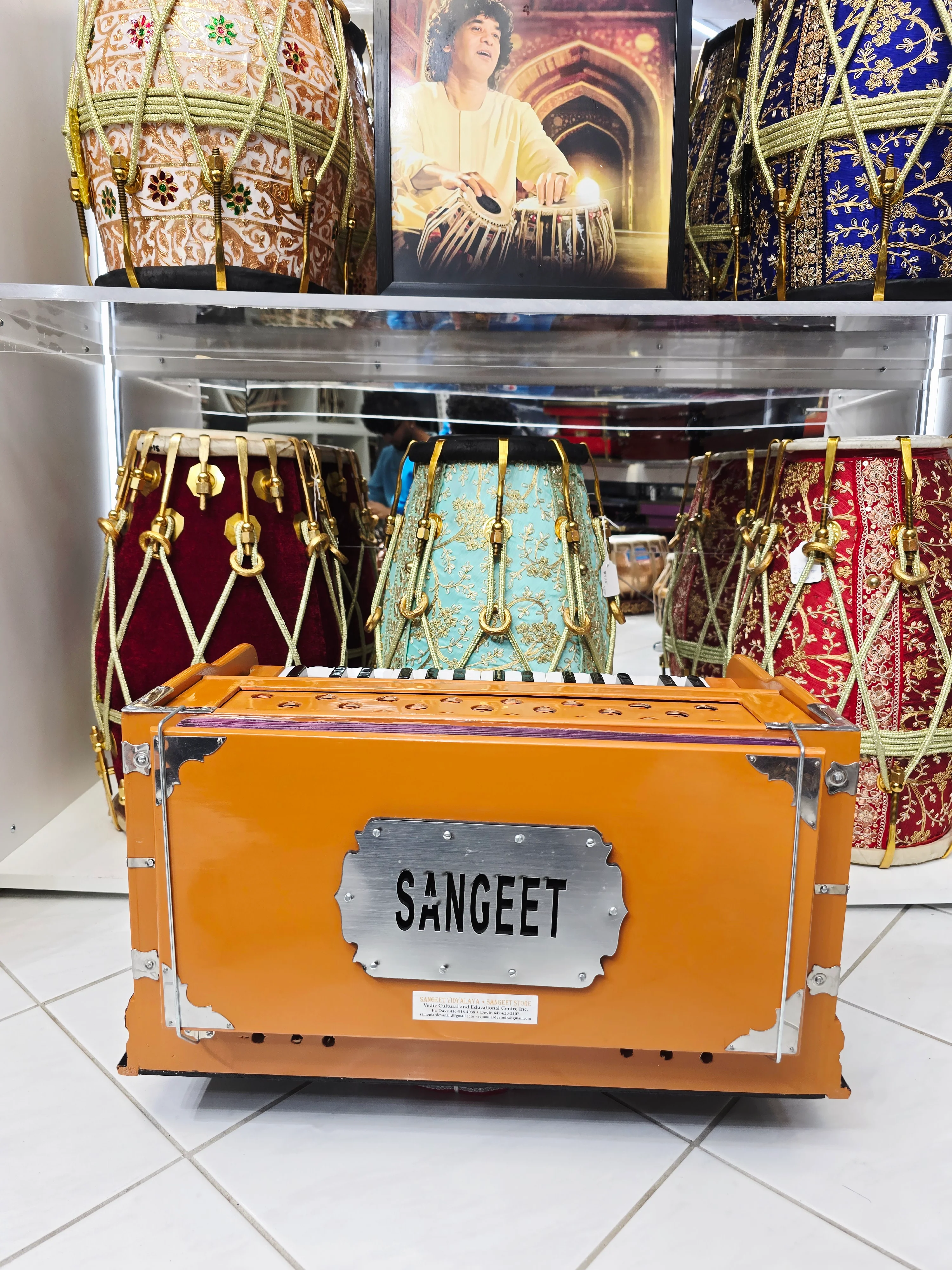 Saffron Symphony: Compact Orange 32 Key Semi-Pro Boxed Harmonium with Coupler (Without Stoppers) *Very Minor Cosmetic Blemishes - Image 7