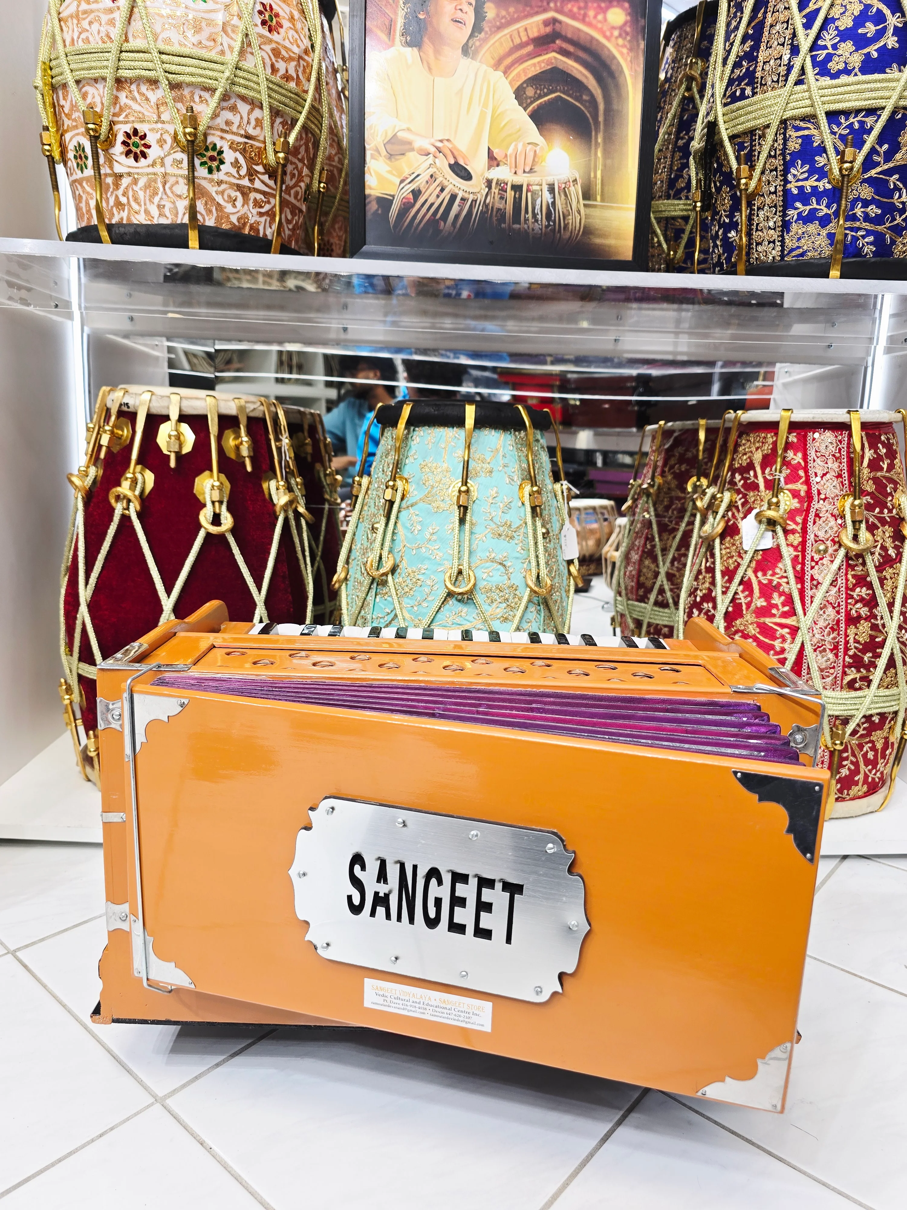 Saffron Symphony: Compact Orange 32 Key Semi-Pro Boxed Harmonium with Coupler (Without Stoppers) *Very Minor Cosmetic Blemishes - Image 9