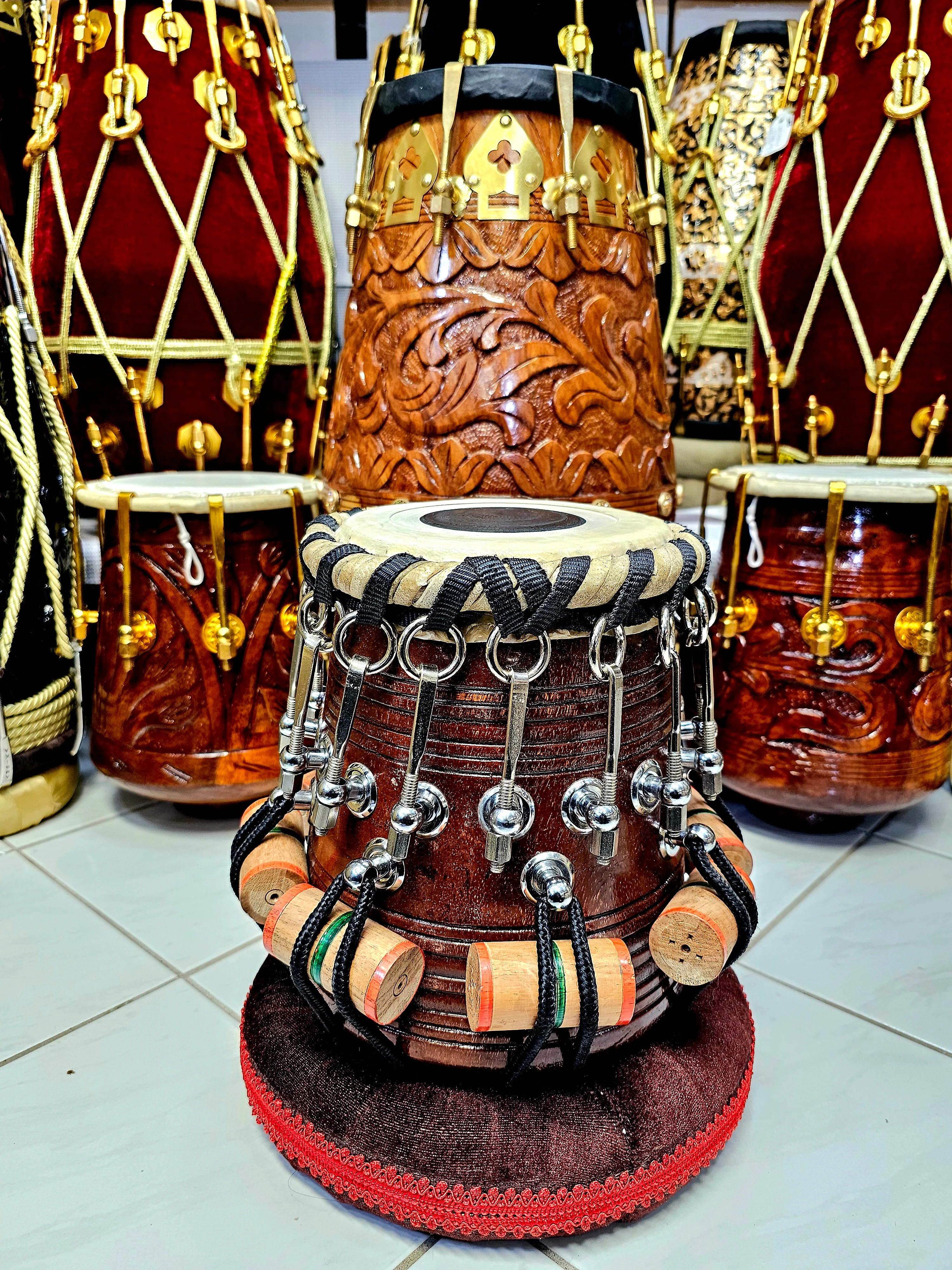 Scarlet Reverie: 6" A/A#/B Red Sheesham Bolted Dayan *Slight Metallic Ringing Overtones* - Image 3