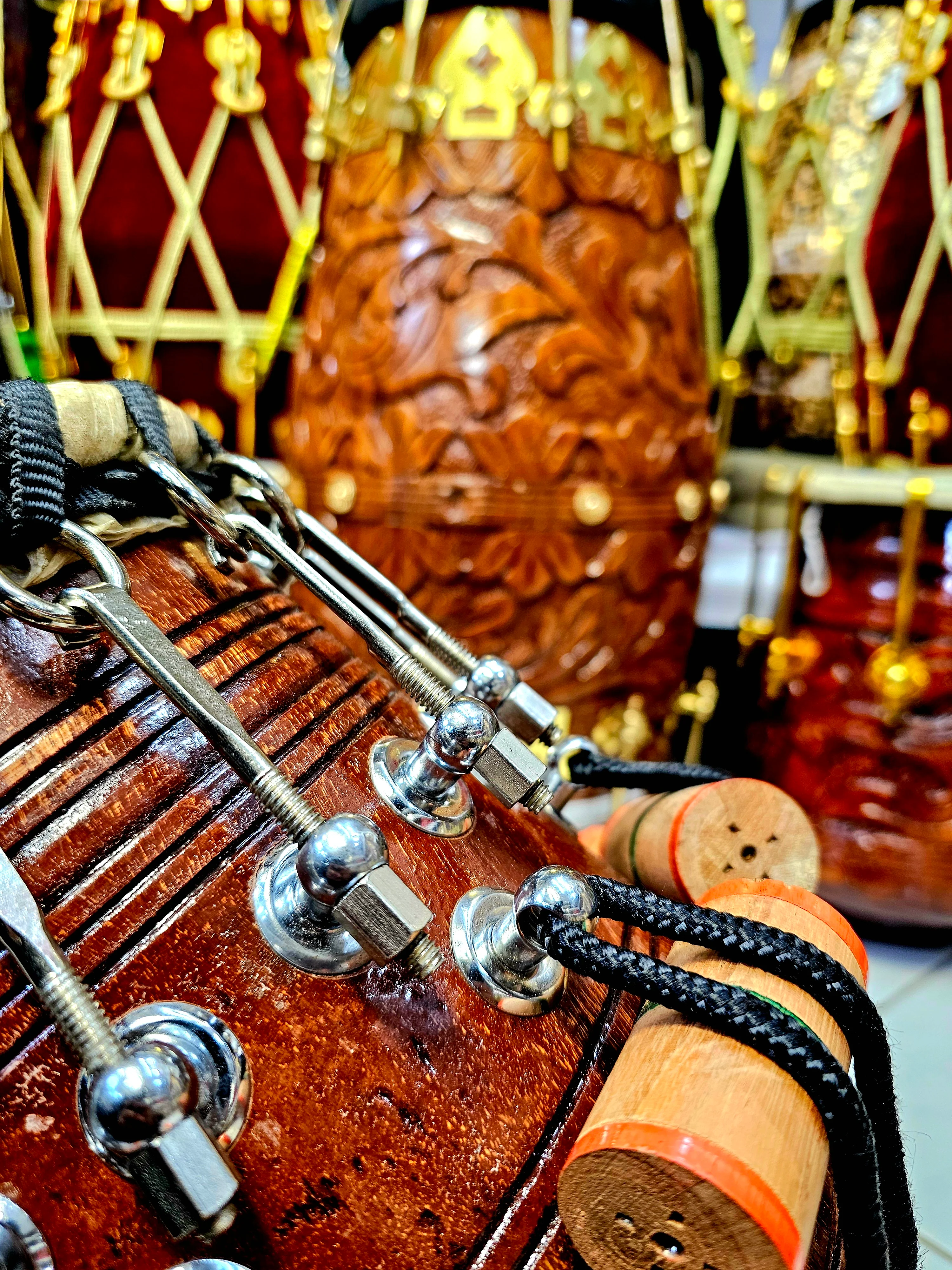 Scarlet Reverie: 6" A/A#/B Red Sheesham Bolted Dayan *Slight Metallic Ringing Overtones* - Image 5