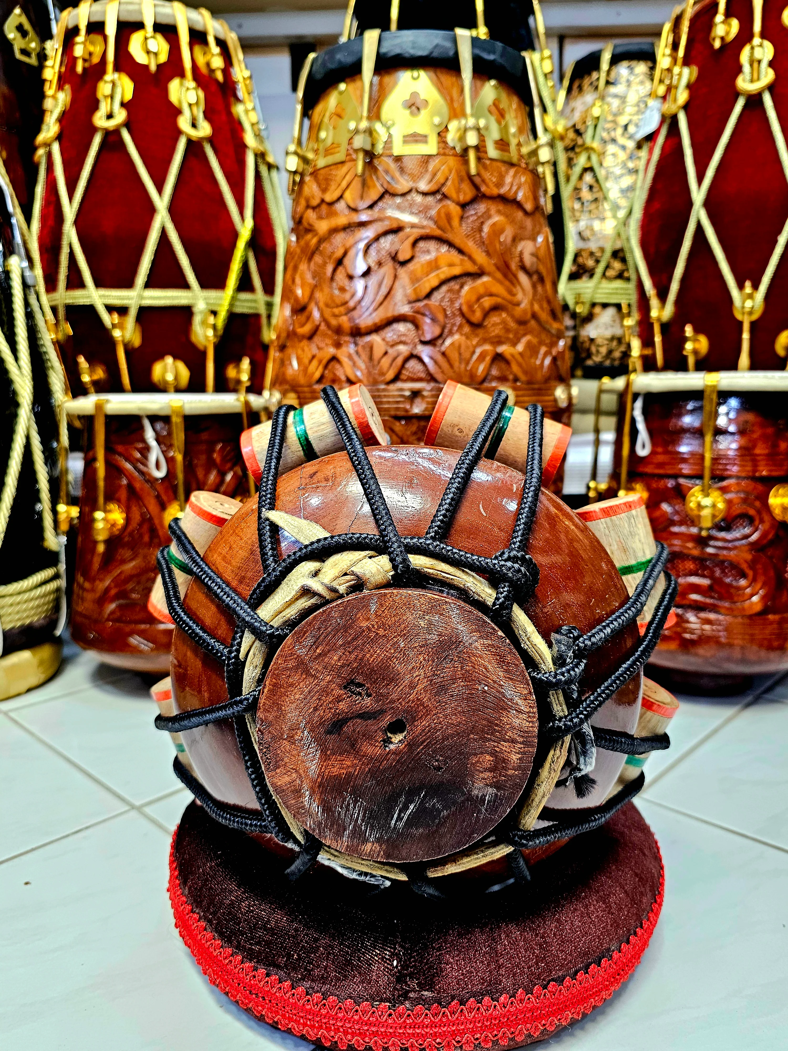 Scarlet Reverie: 6" A/A#/B Red Sheesham Bolted Dayan *Slight Metallic Ringing Overtones* - Image 6