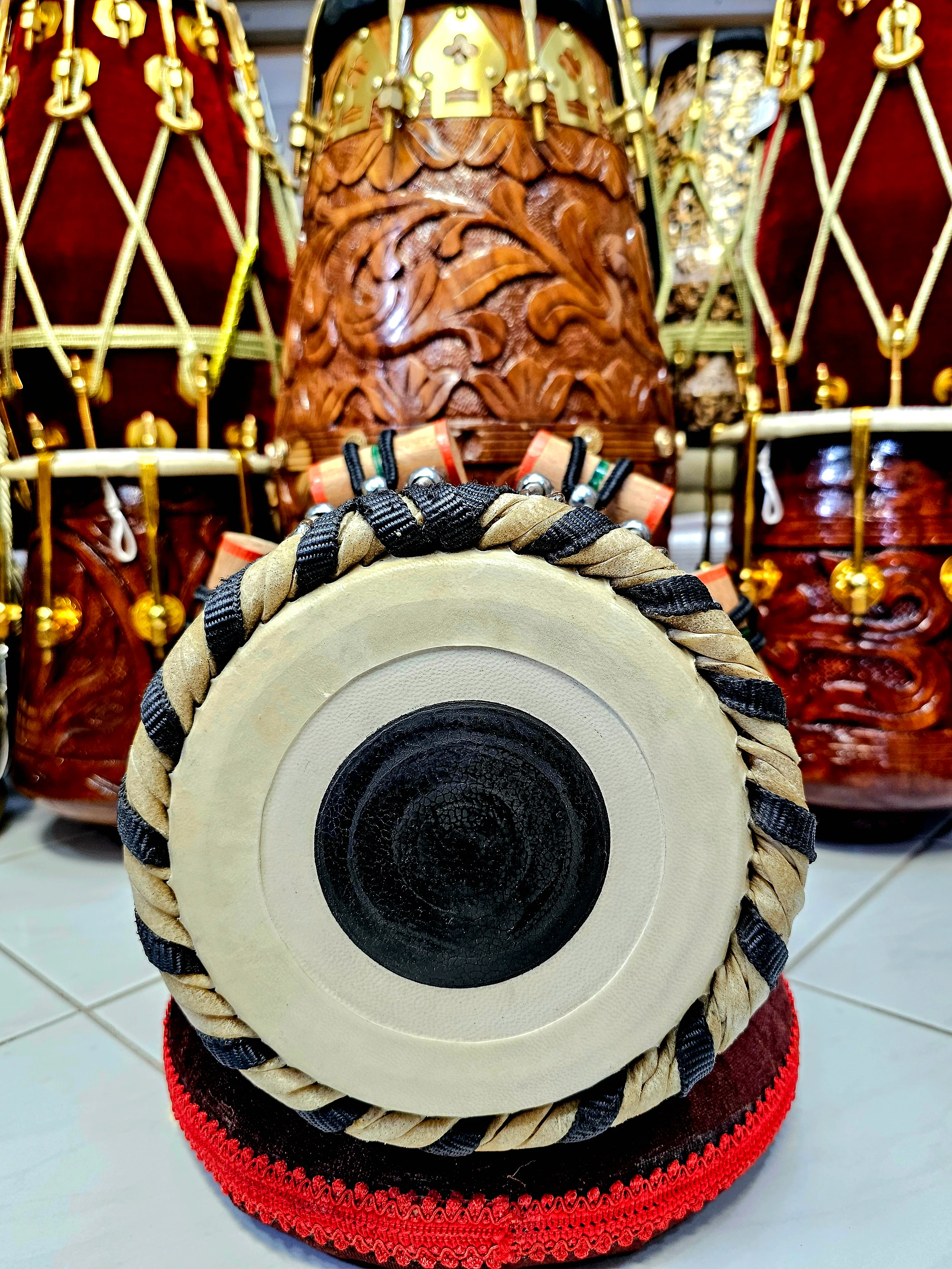 Scarlet Reverie: 6" A/A#/B Red Sheesham Bolted Dayan *Slight Metallic Ringing Overtones* - Image 7