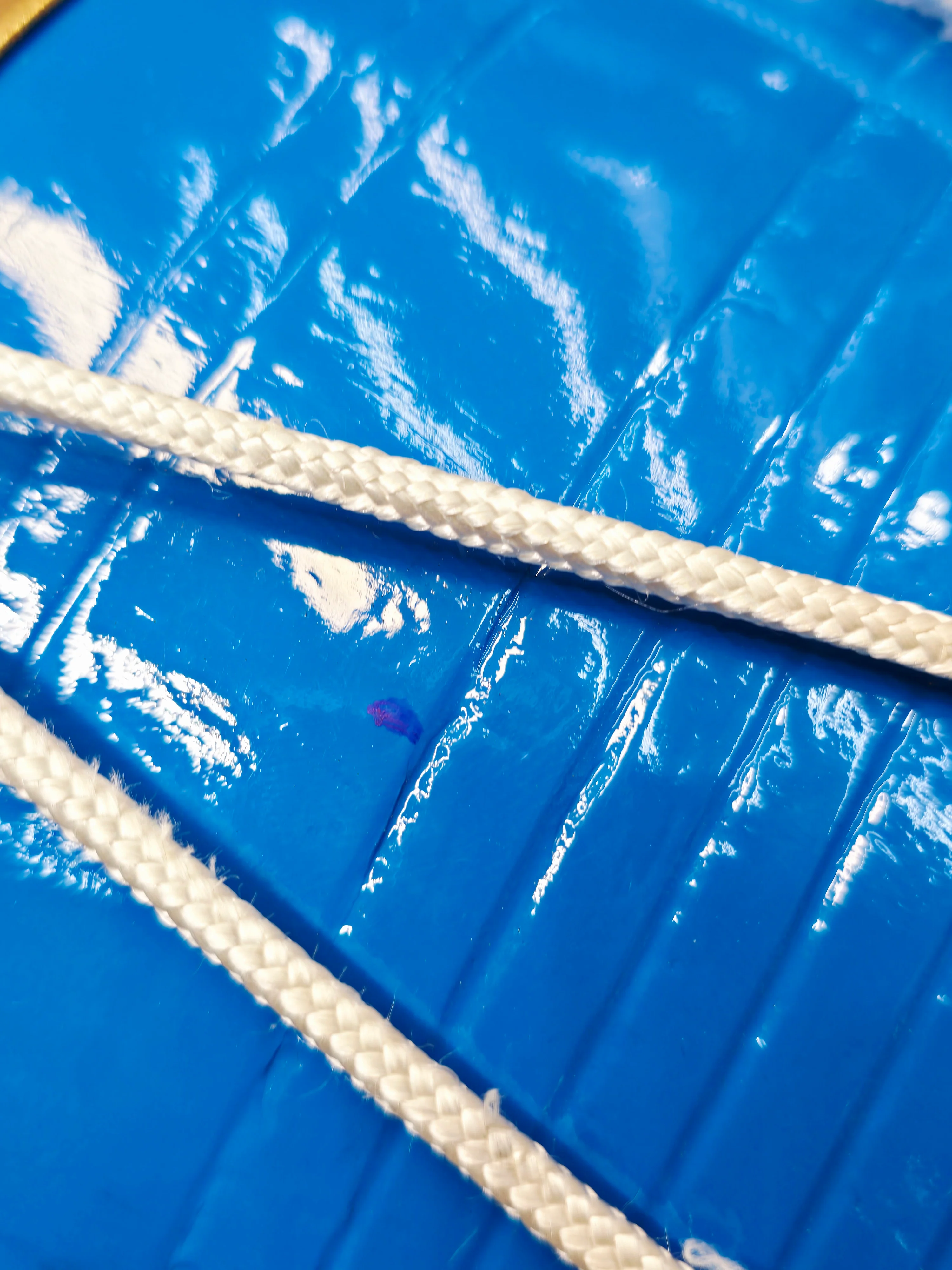 Skyforge West Indian Dholak
23.25″ Long | 18.2 lbs Solid Red Sheesham *Very Minor Cosmetic Blemishes * - Image 10