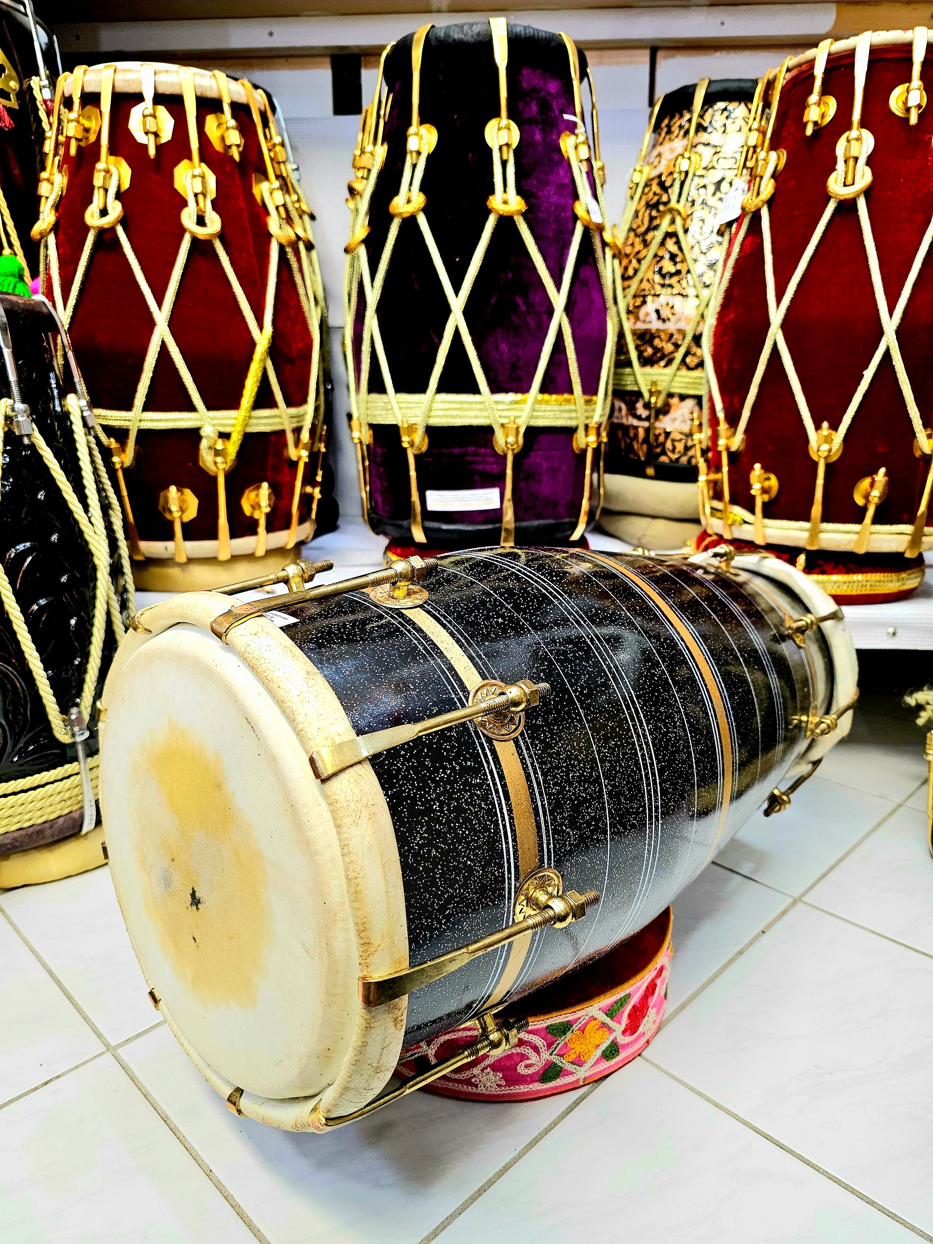 Starlight Noir Bolted West Indian Dholak - Image 4