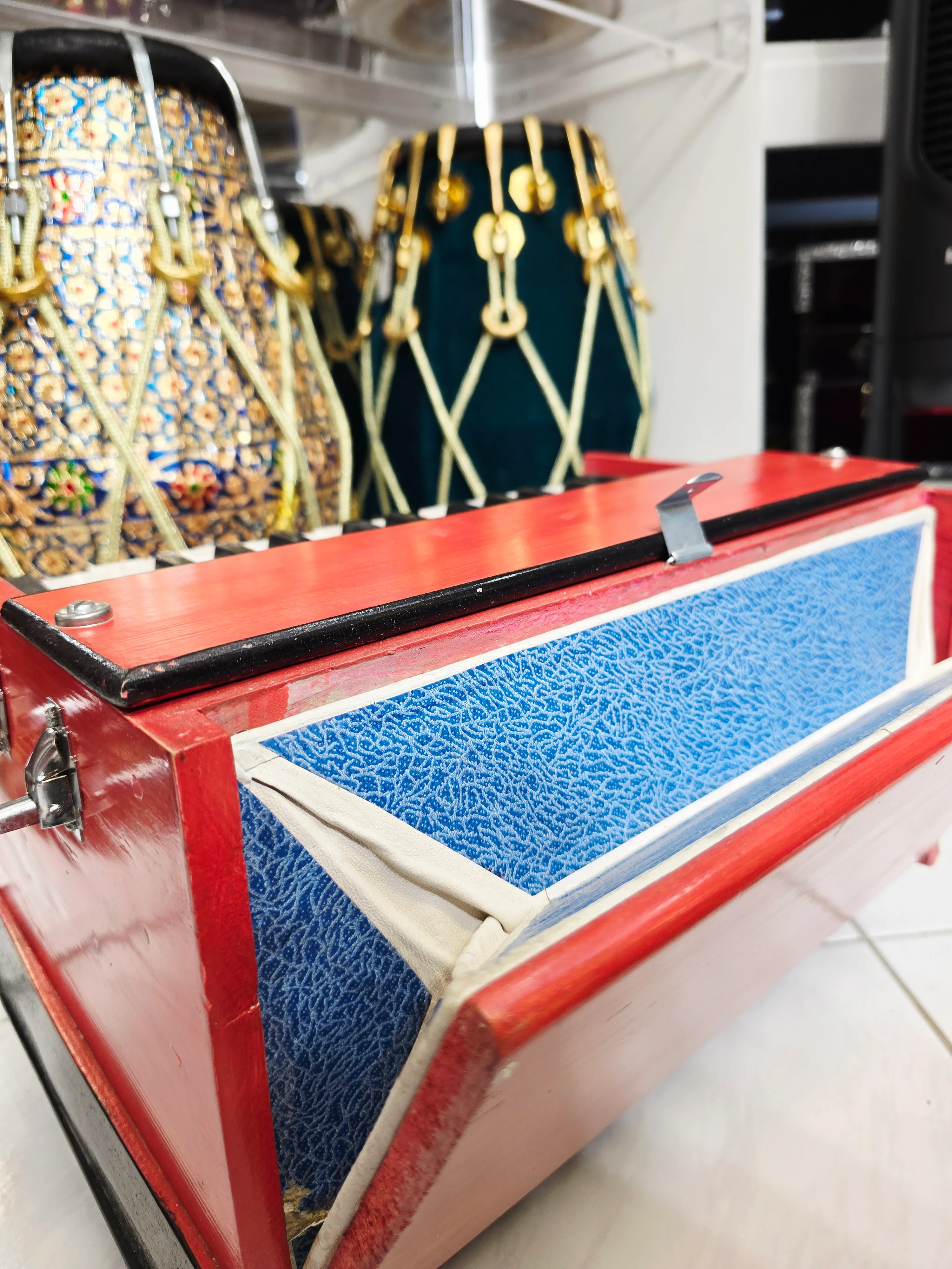 Sunset Serenade: Red-Orange Toddler Harmonium *Cosmetic Defects + Space between keys - Image 8