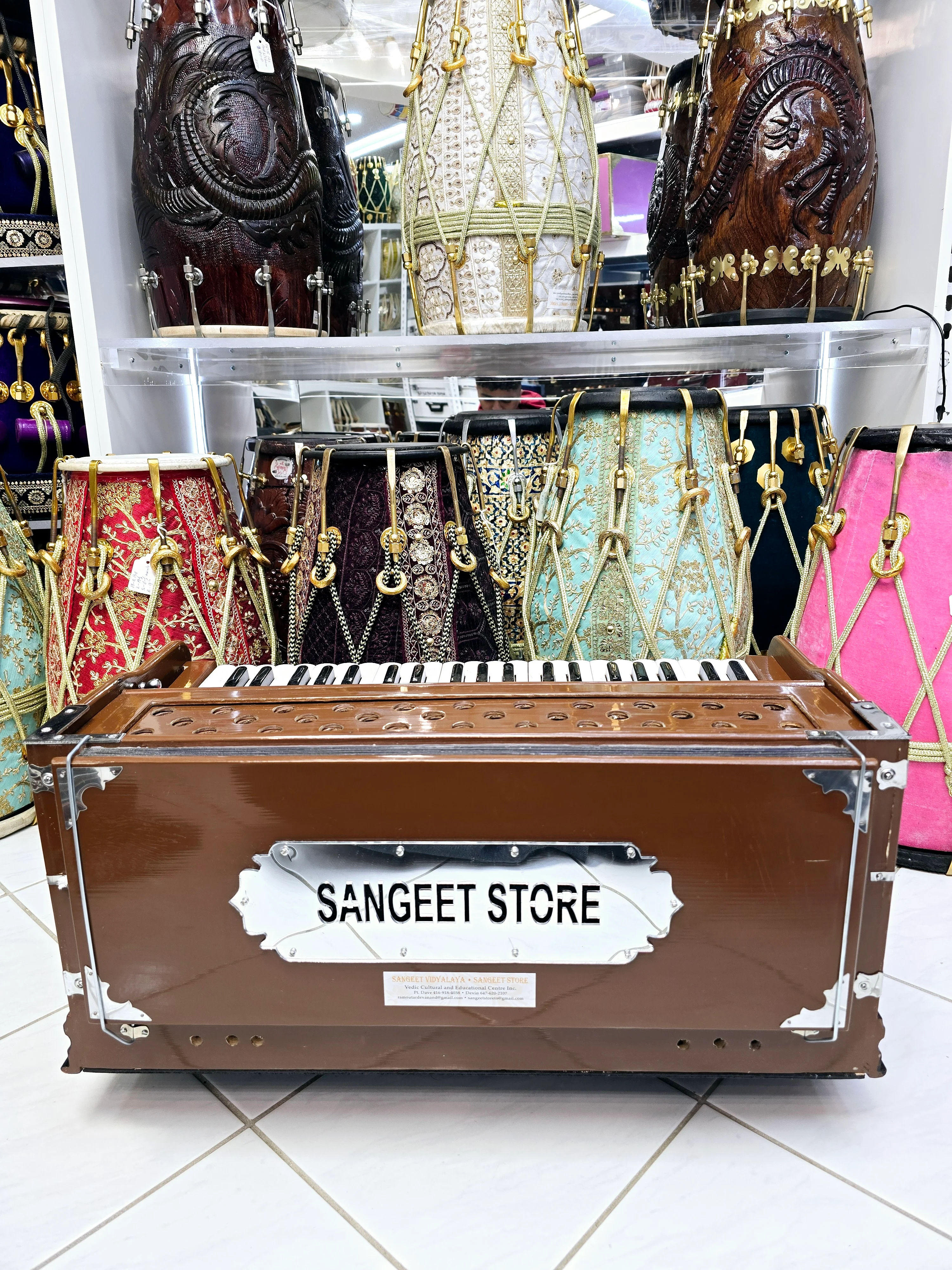 Symphonic Master 42-Key Professional Harmonium with Right-Hand Coupler, Jas Reeds & Teak Wood Interior – Brown Boxed, 2 Reed *Minor Cosmetic Defects - Image 6